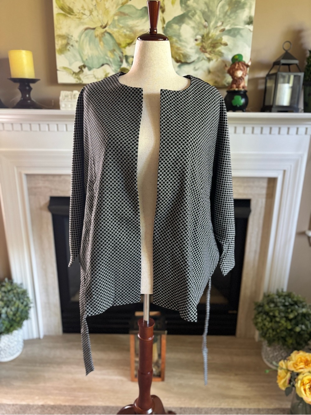 * NEW* Chico’s Tie Waist Jacket - Trim Detail - 3/4 Sleeve - Size 4 (20/22)